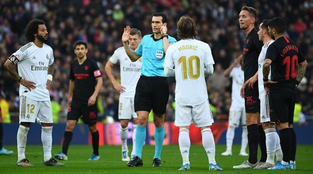 El gol anulado que provocó la ira de Lopetegui y el Sevilla