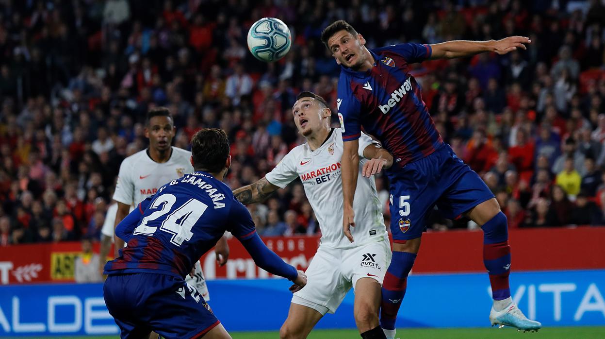 Horario y dónde ver en directo el Sevilla - Levante de la Copa del Rey