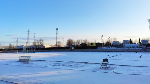 Las Pistas del Helmántico amanecen nevadas a un día de recibir al Real Madrid