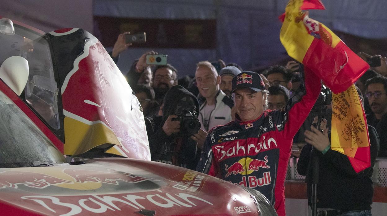 Sainz, tras conquistar el Dakar