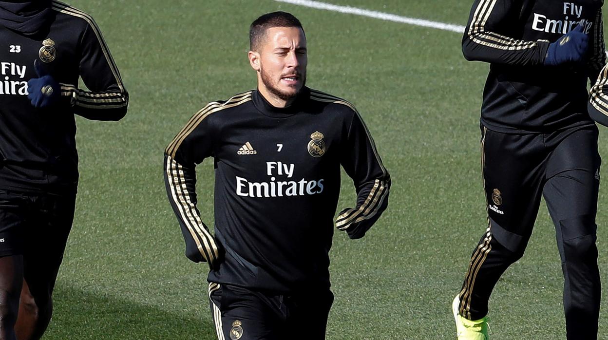 Hazard, «objetivo derbi» y Asensio, con la meta en abril