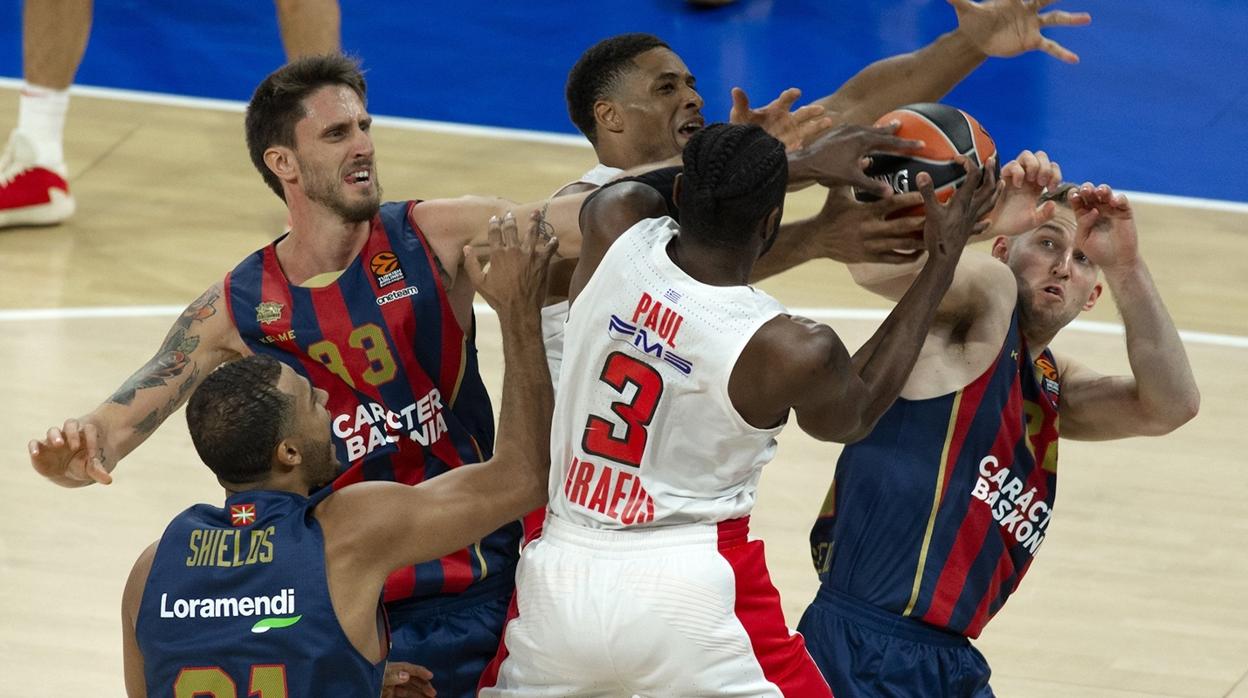 El Baskonia tropieza en casa del irregular Olympiacos