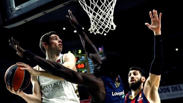 Campazzo y Thompkins recuperan la fortaleza del WiZink