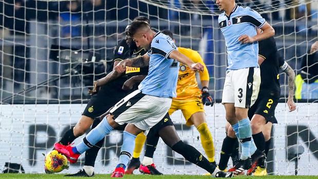 La Lazio remonta ante el Inter y sueña con el Scudetto