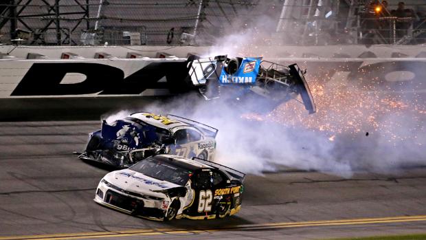 Aterrador accidente en la última vuelta de las 500 millas de Daytona