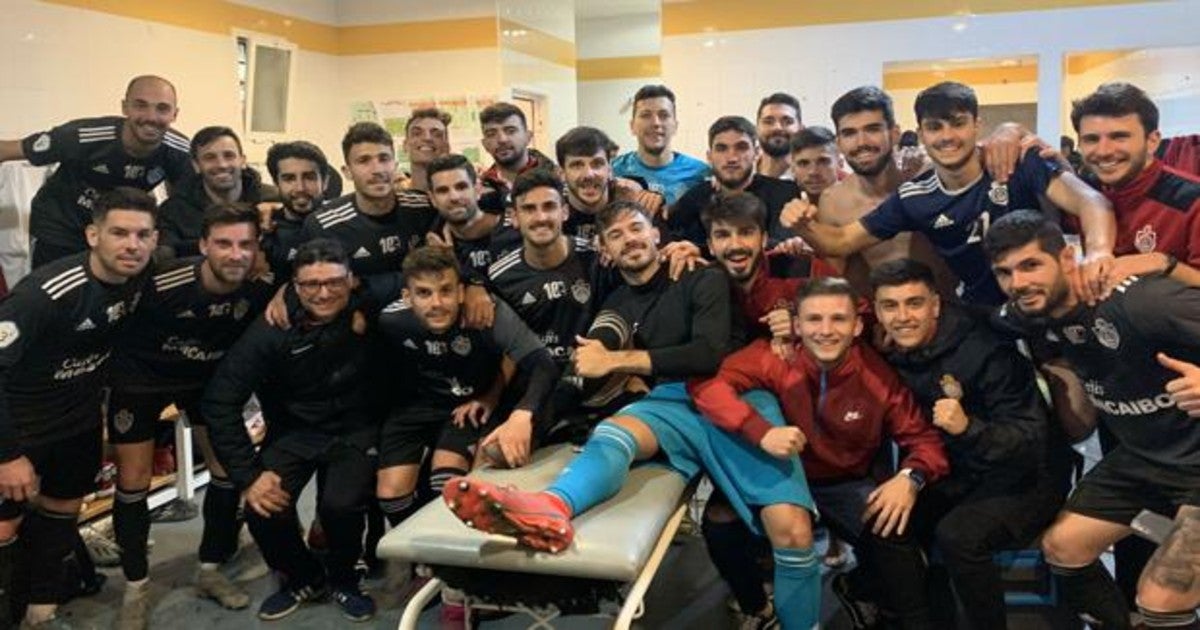 El Utrera celebra la última victoria conseguida a domicilio en la liga, ante el Coria