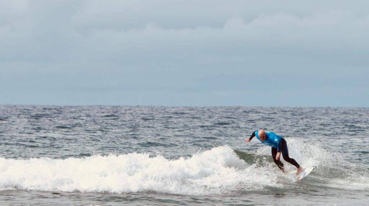 Aitor Francesena «Gallo» sumó una ola de 9 puntos en el Mundial Para Surfing