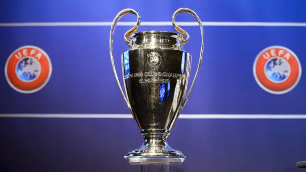La UEFA retrasa las finales de la Champions y la Europa League