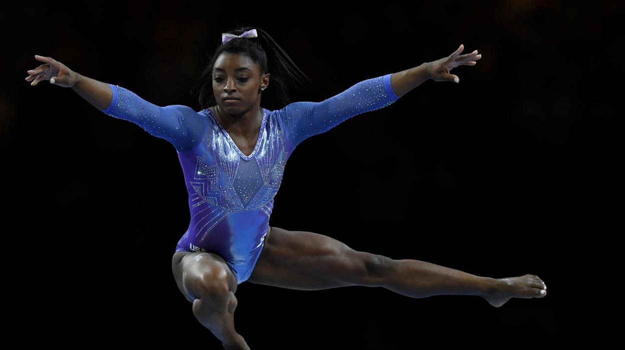 Biles, en acción