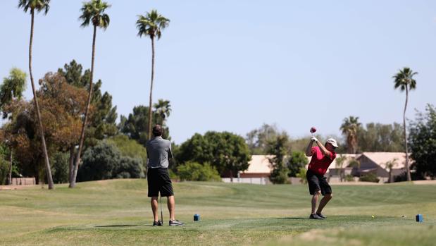 Oasis de golf en el mundo pese al parón del resto de deportes por el coronavirus