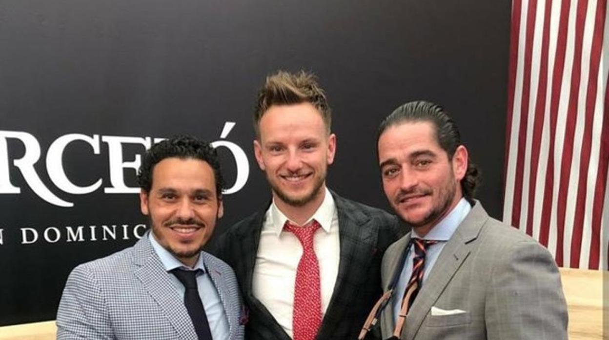 Rakitic durante la Feria de Abril en Sevilla