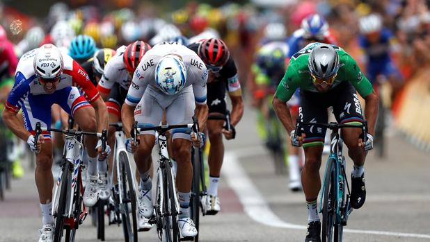 El Tour de Francia ya busca fechas para disputarse en agosto