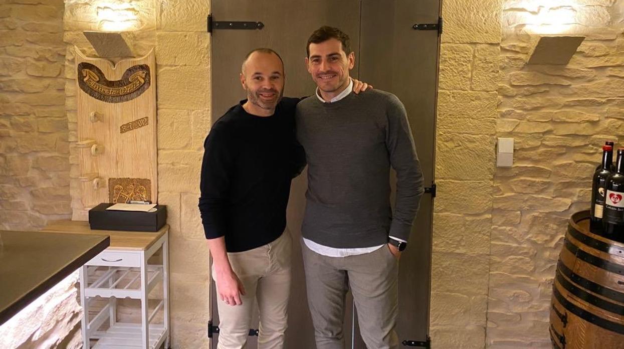 Iniesta ve a Casillas capacitado para dirigir la Federación