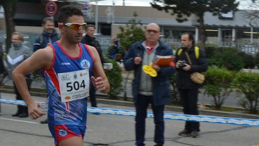 Raúl es sargento de la Guardia Civil en Tarifa y fue quinto en el último Nacional de marcha.