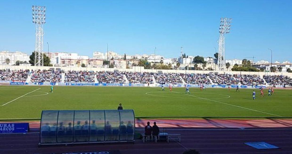 El estadio bahía Sur, la casa del San Fernando, en un partido del conjunto isleño