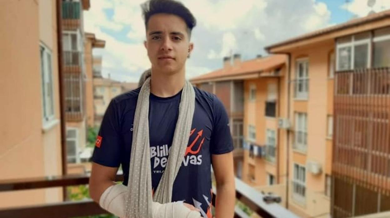 El triatleta Sergio Muñoz, tras su accidente