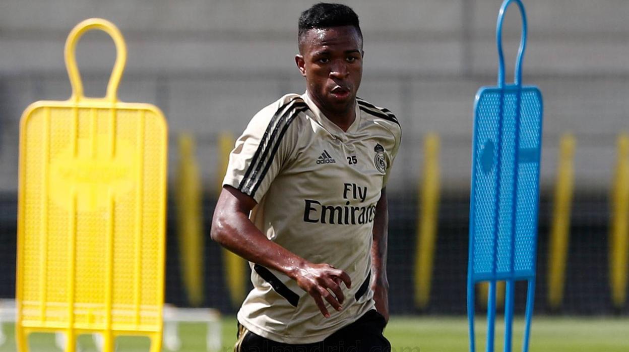 Vinicius, durante el entrenamiento de hoy en Valdebebas