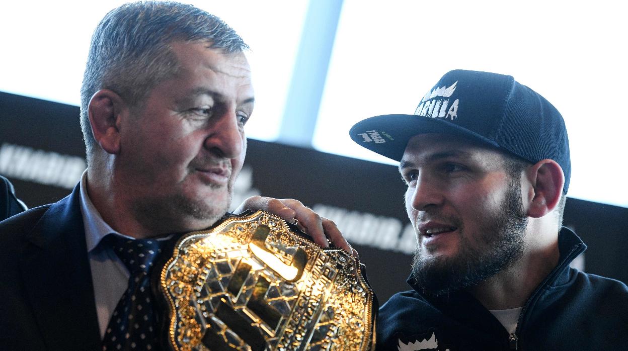 El coronavirus golpea a Khabib Nurmagomedov: «Tengo a mi padre en cuidados intensivos»