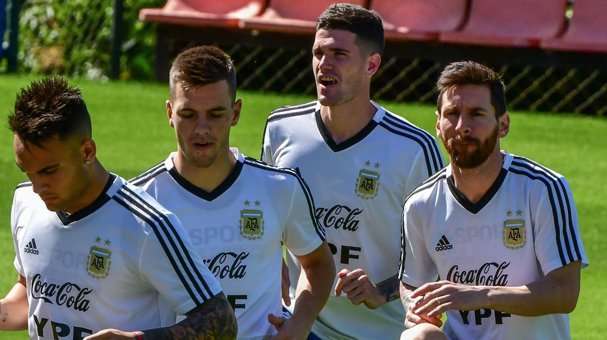 Lautaro y Messi durante un entrenamiento de la selección argentina