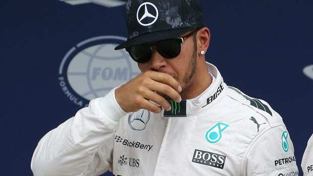 Hamilton estalla contra el silencio de una F1 «dominada por los blancos»