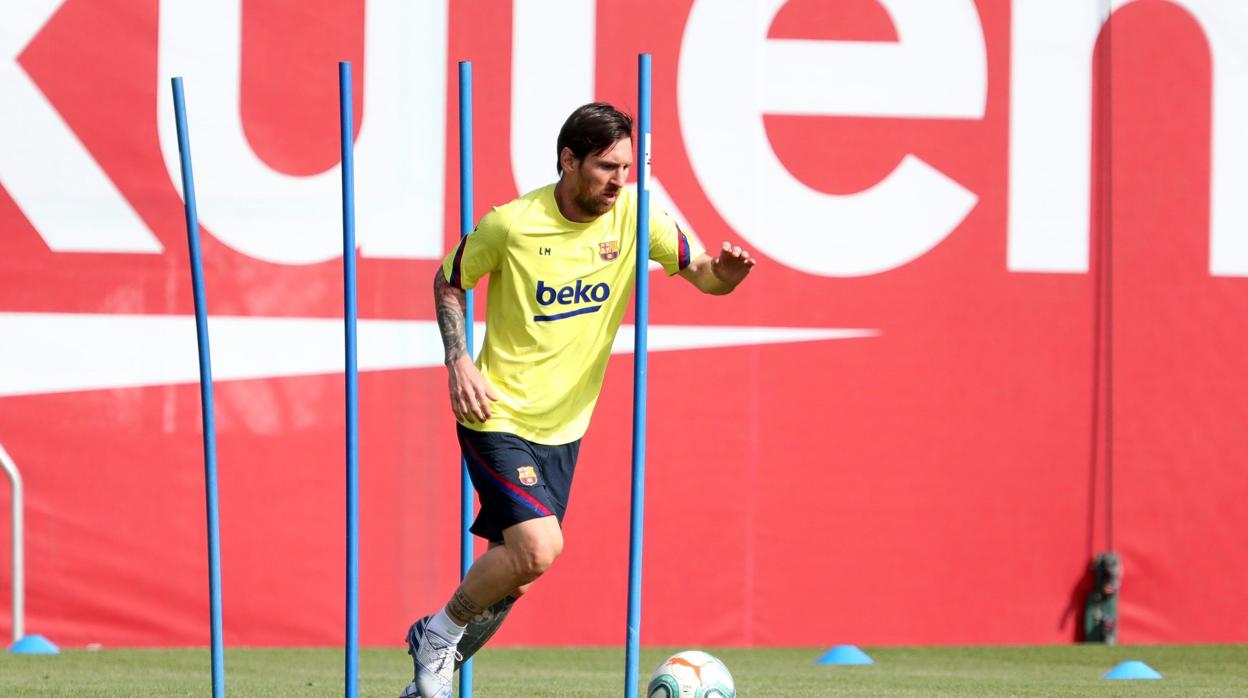 Leo Messi durante un entrenamiento con el Barcelona