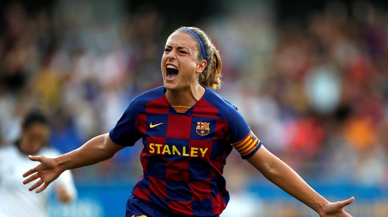 Alexia Putellas celebra un gol del Barcelona ante el Tacón