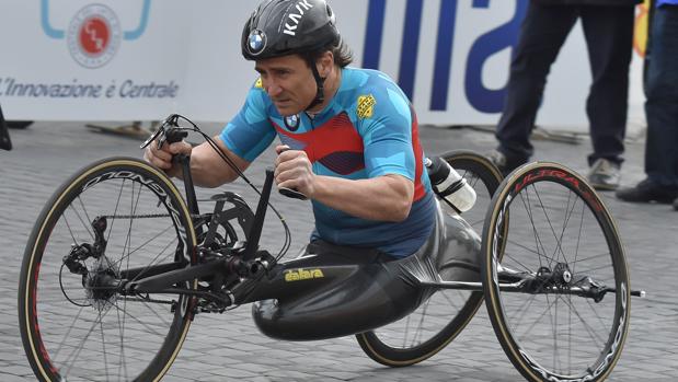 Zanardi supera una intervención de 3 horas, pero sigue en condiciones gravísimas