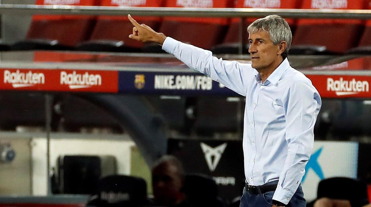 Quique Setién durante el partido ante el Atlético de Madrid