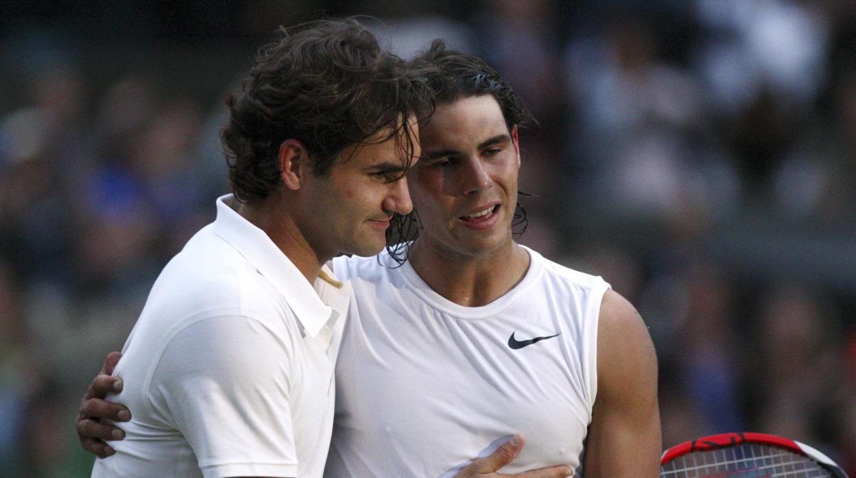 Federer y Nadal, tras la final de Wimbledon en 2008