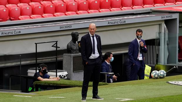 Zidane: «Estoy cansado de escuchar que ganamos por los árbitros»