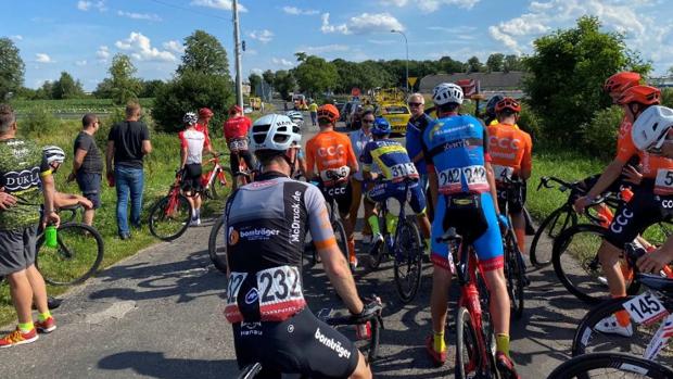 La primera carrera tras el parón se suspende por un accidente de moto