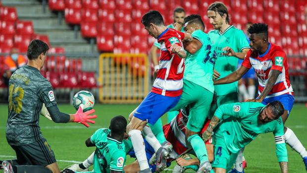 Courtois, el gigante dormido estiró los brazos