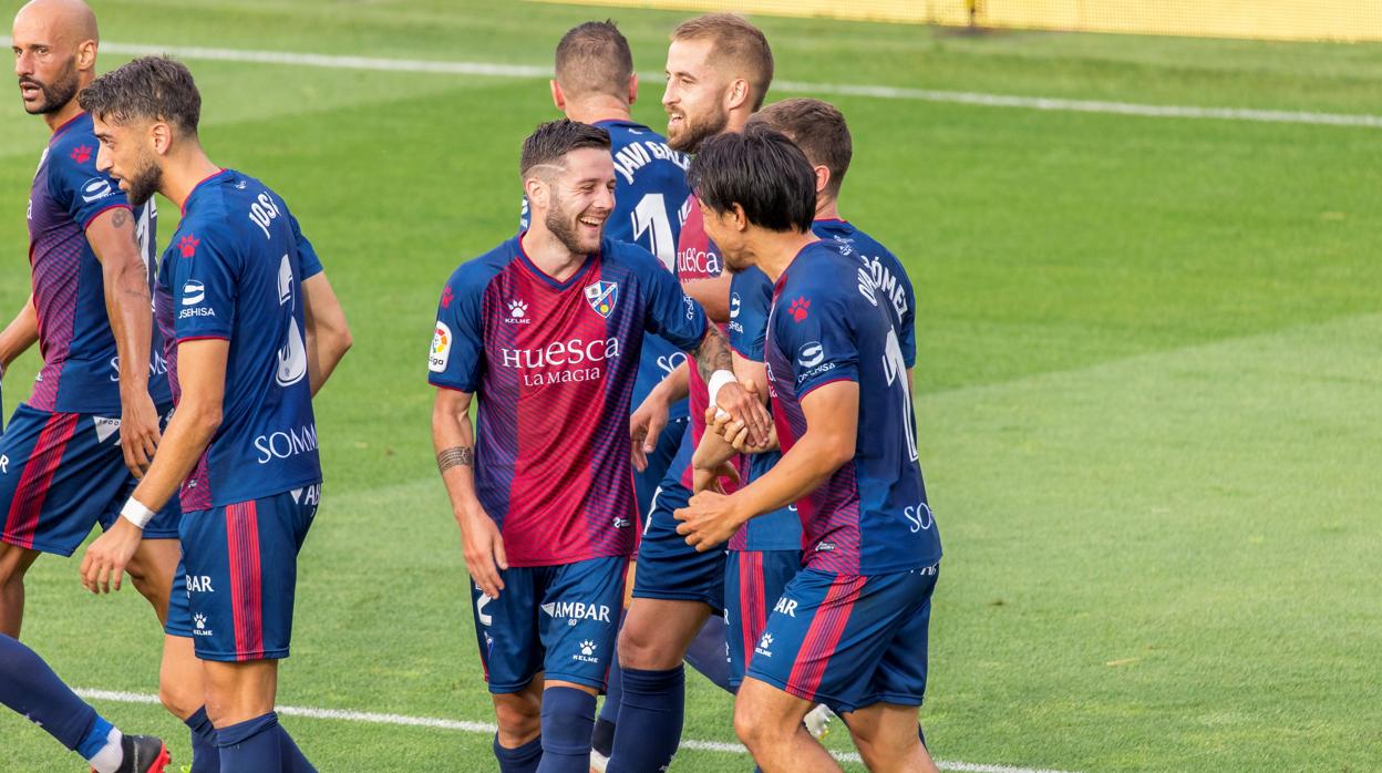 Los jugadores del Huesca celebran un gol en un partido de esta temporada
