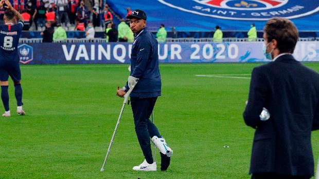 Mbappé, duda para la Champons tras una escalofriante entrada en la Copa de Francia