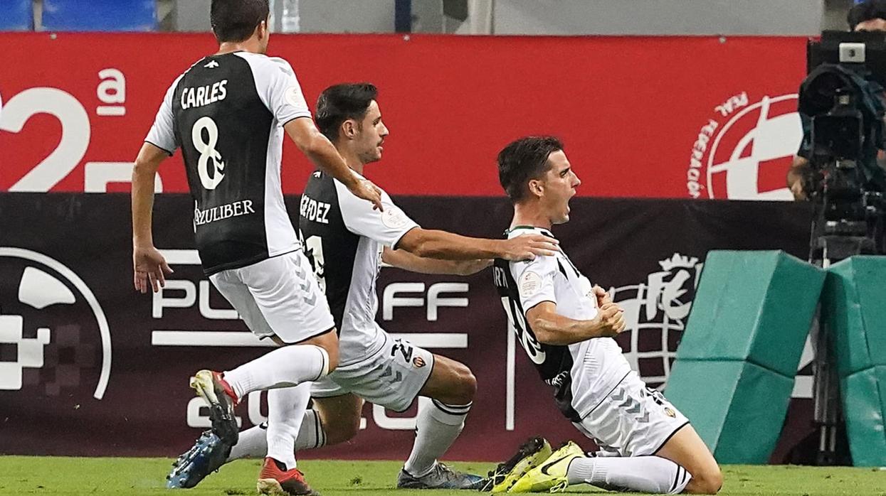 El Castellón celebra el gol del ascenso al Cornellá, que valió el ascenso