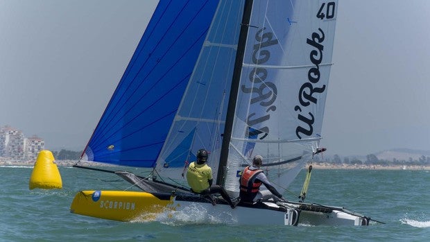 Páez y la dupla Colomer-Marmolejo triunfan en el Campeonato de Andalucía de Catamarán