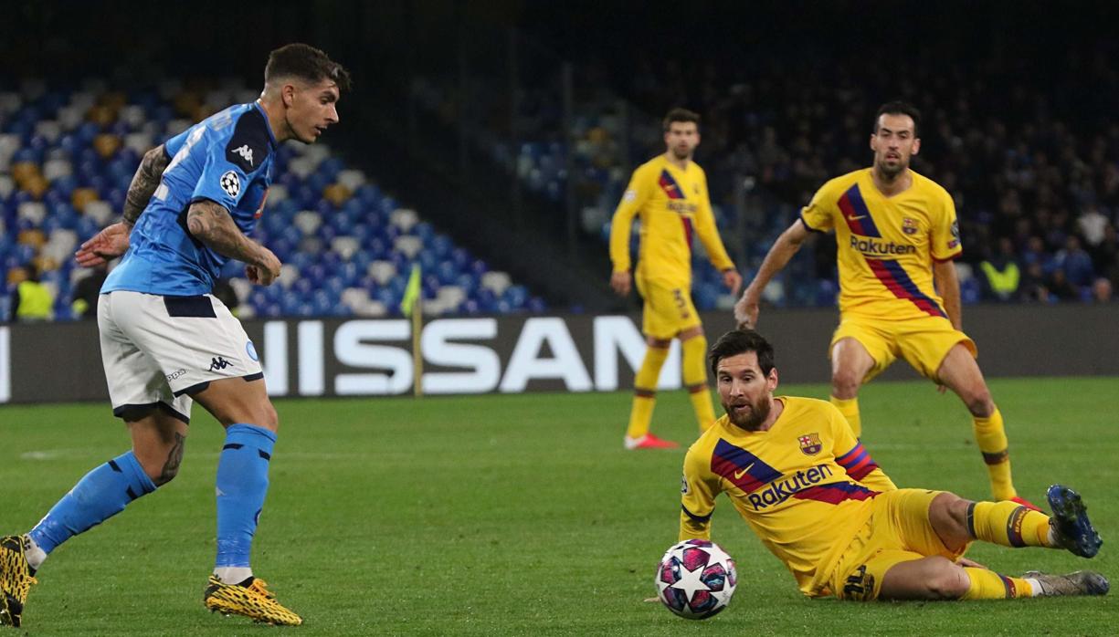 Messi durante el partido disputado ante el Nápoles en el partido de ida