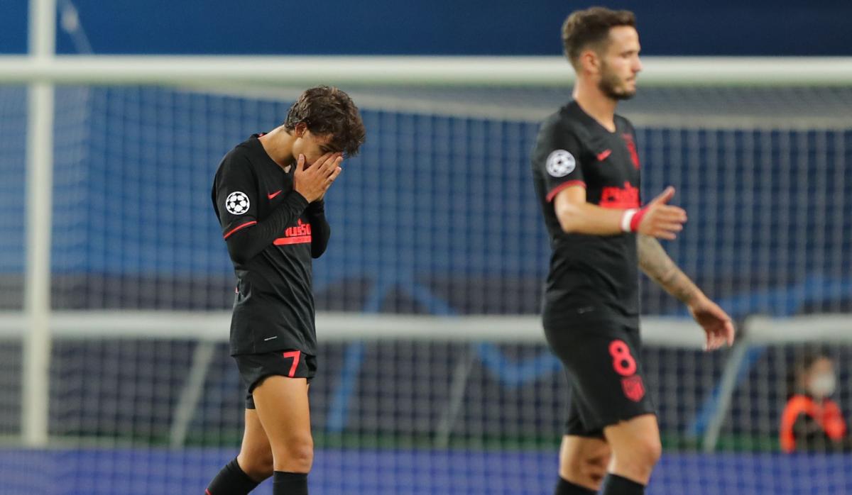 Joao Félix y Saúl, tristes tras la eliminación ante el leipzig