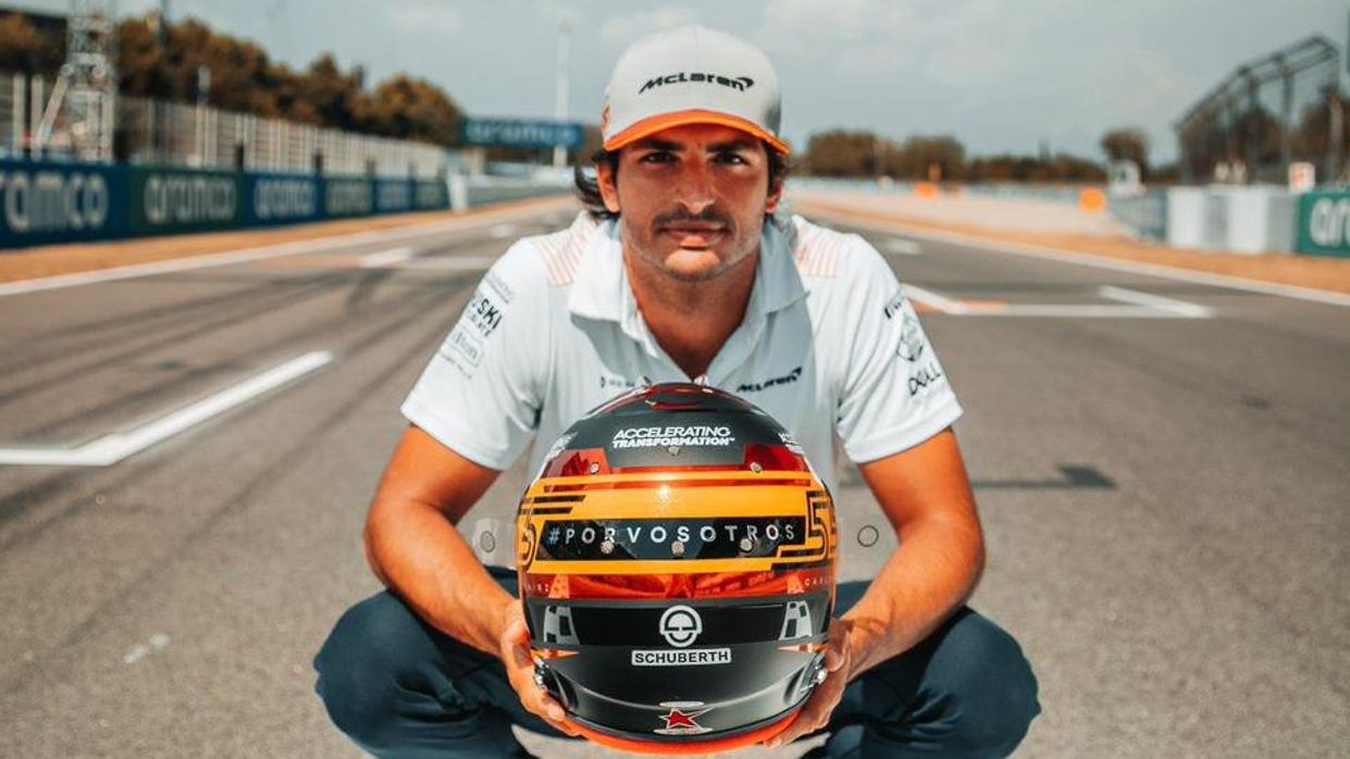 El emotivo mensaje que Sainz portará en su casco durante el Gran Premio de España