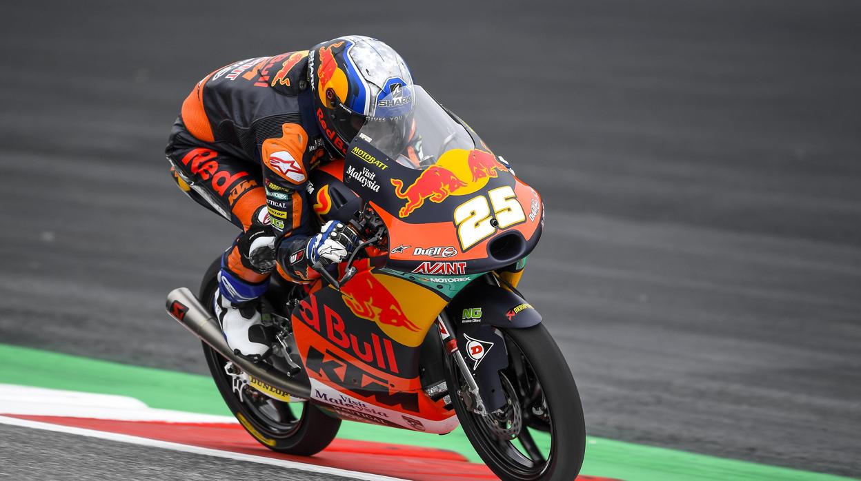 Raúl Fernández se abona a la pole en Moto3