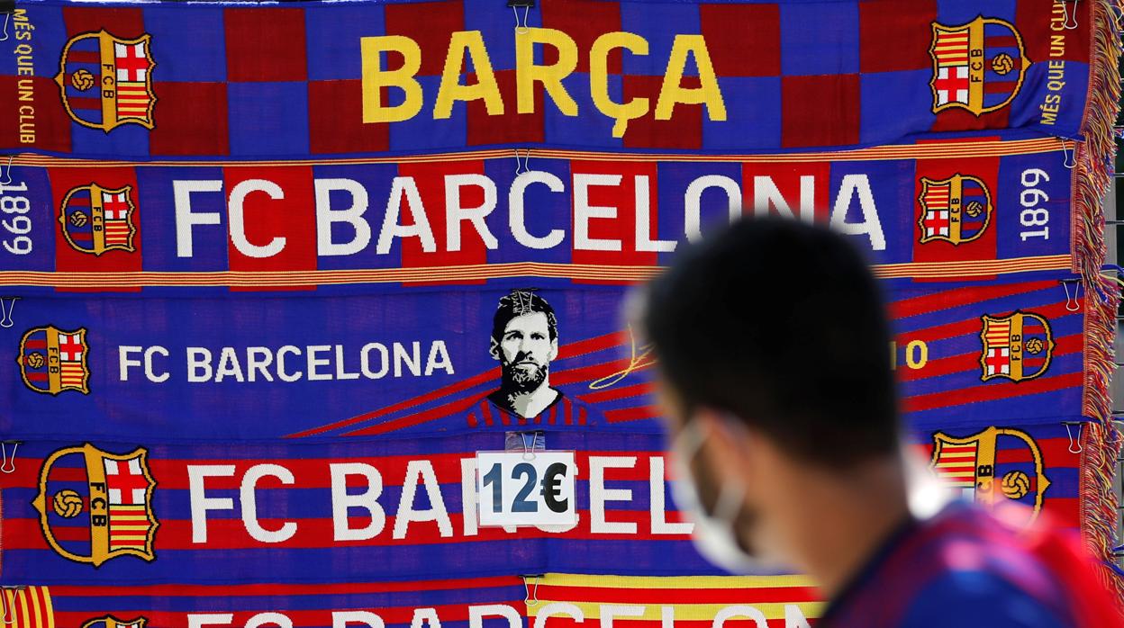 Bufandas del Barcelona con la cara de Messi