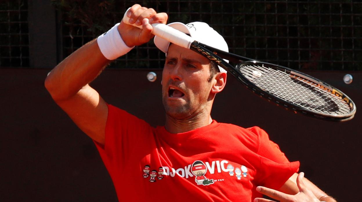 Djokovic, en un entrenamiento en Roma