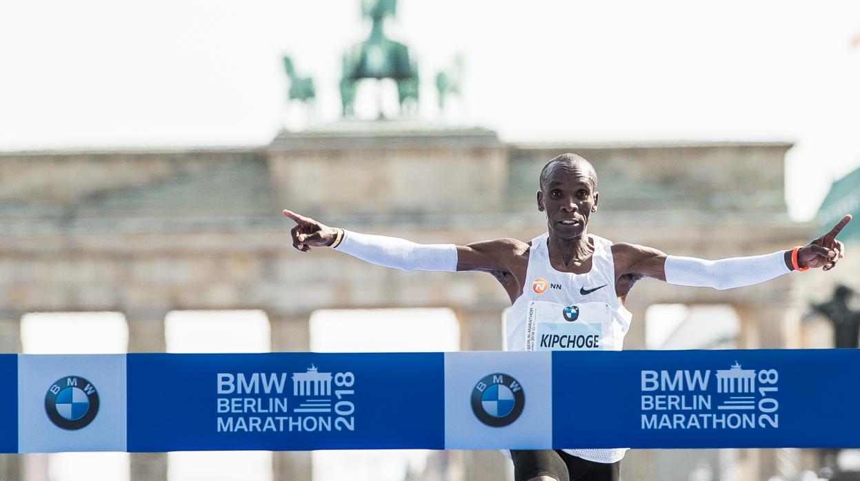 Kipchoge, récord del mundo de maratón en Berlín 2018