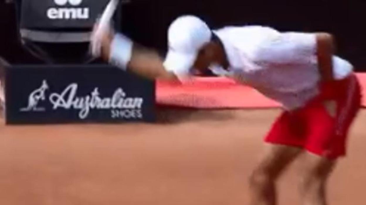 Djokovic destroza su raqueta