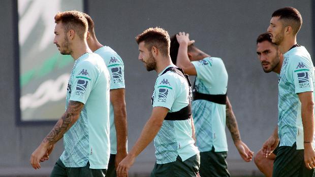 Víctor Ruiz, Juanmi y Sanabria entran en una lista sin Loren para el Betis-Valladolid