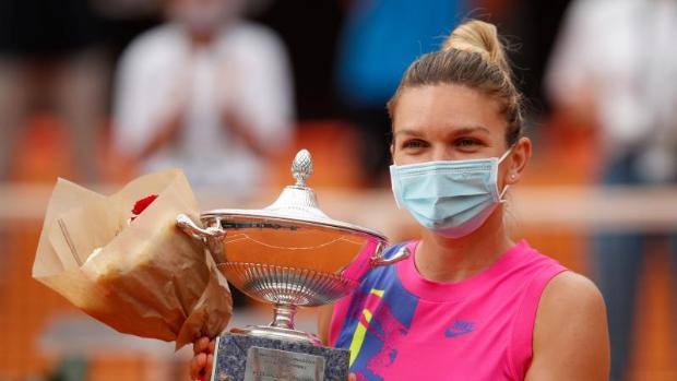 Halep gana en Roma tras la retirada de Pliskova