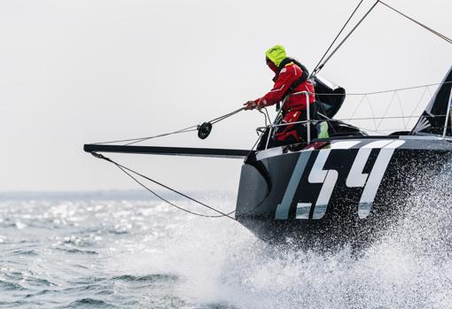 Victoria para el Class 40 «Banque du Léman» en la 11ª Normandy Channel Race