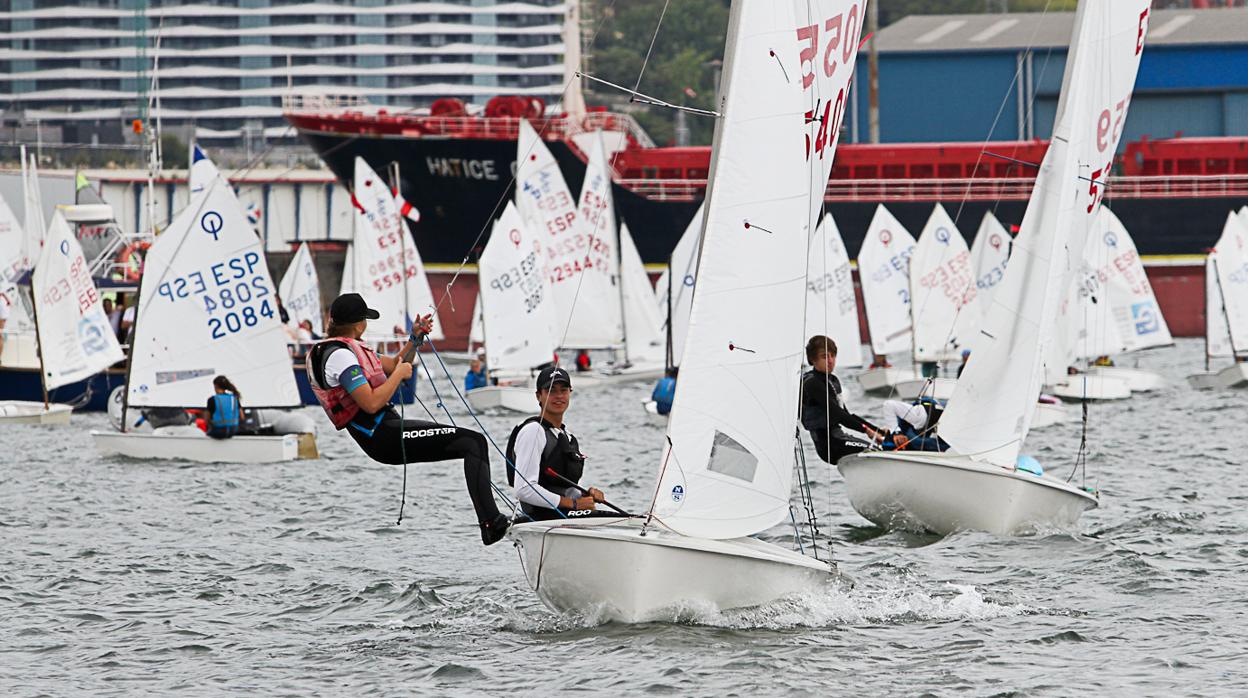 El Trofeo Escuela de Vela José Luis de Ugarte llega en el Abra a su 30ª edición