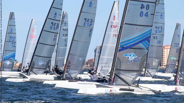 Calavia y Tood en Clase A, Llabrés en Hobie Cat 16 y Boot en F18, vencedores en La Manga