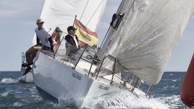 «Strategos» y «Ardora III» conquistan la 33 Millas A3